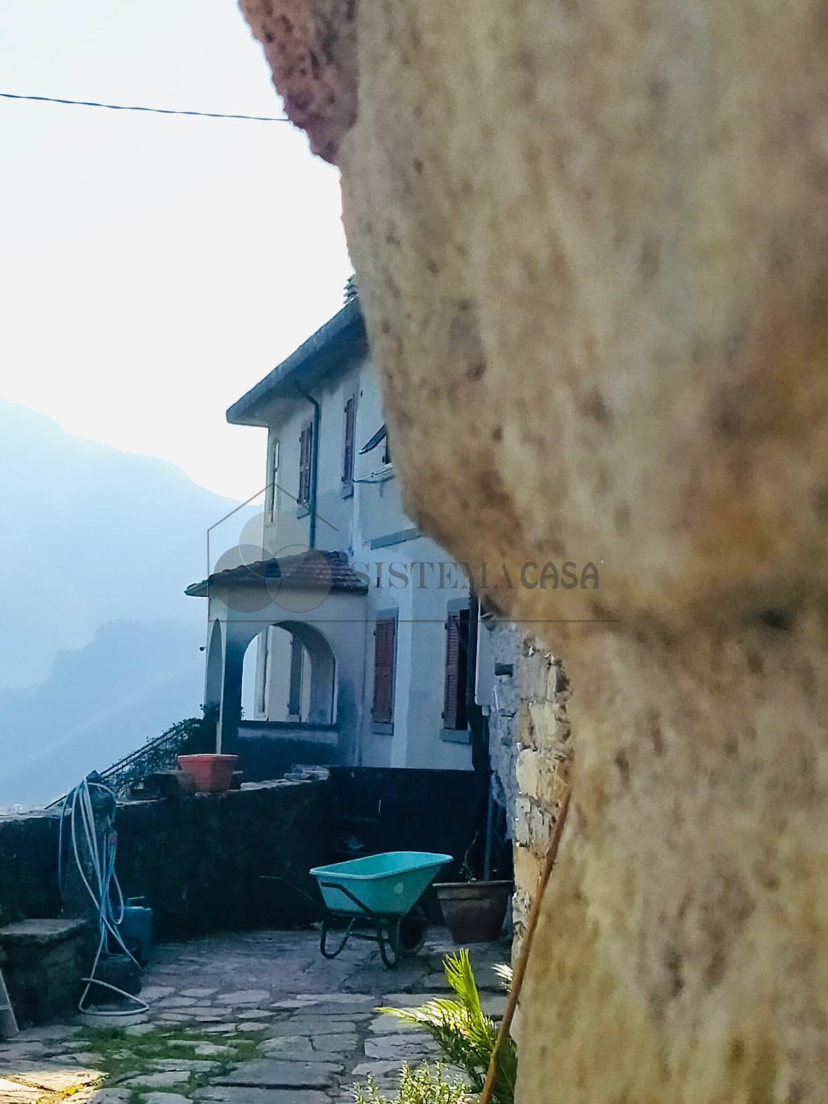Casa indipendente in Via Carlo del Prete 17, Fivizzano