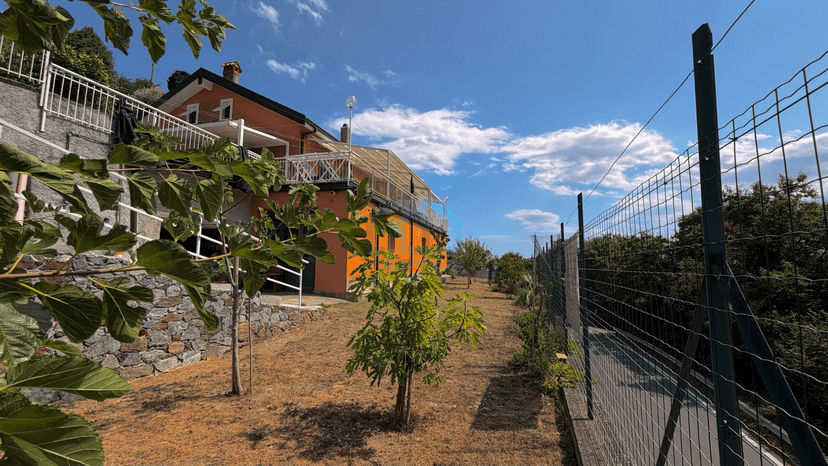 Villa bifamiliare in Frazione San Giovanni Località Rocca 4, Stella — foto 5 di 5