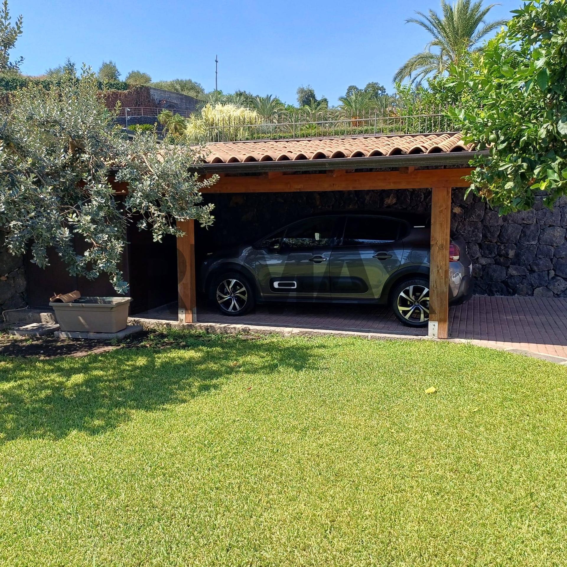 Villa in Via Ugo Foscolo 3, Santa Venerina