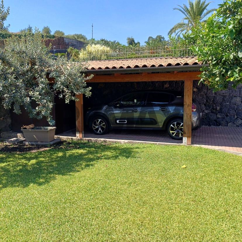 Villa in Via Ugo Foscolo 3, Santa Venerina