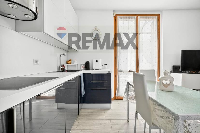 Villa a schiera in Via Magellano 9, Magnago — foto 3 di 5