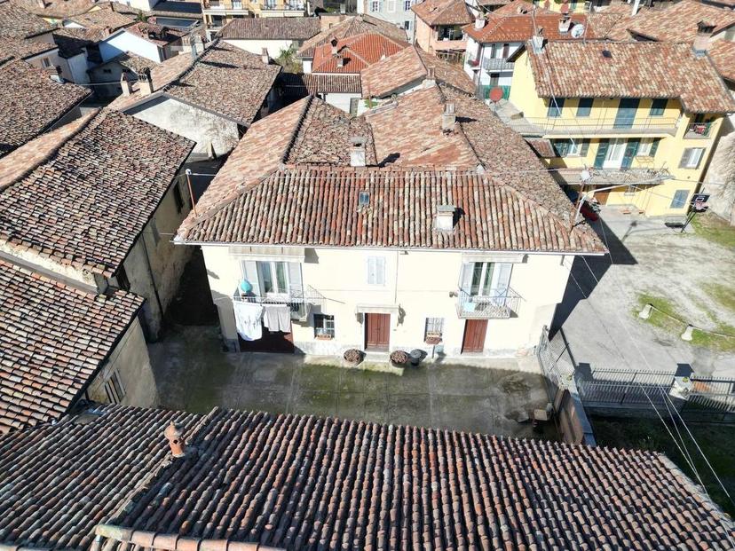 Casa indipendente in Via Vassalli 17, La Morra
