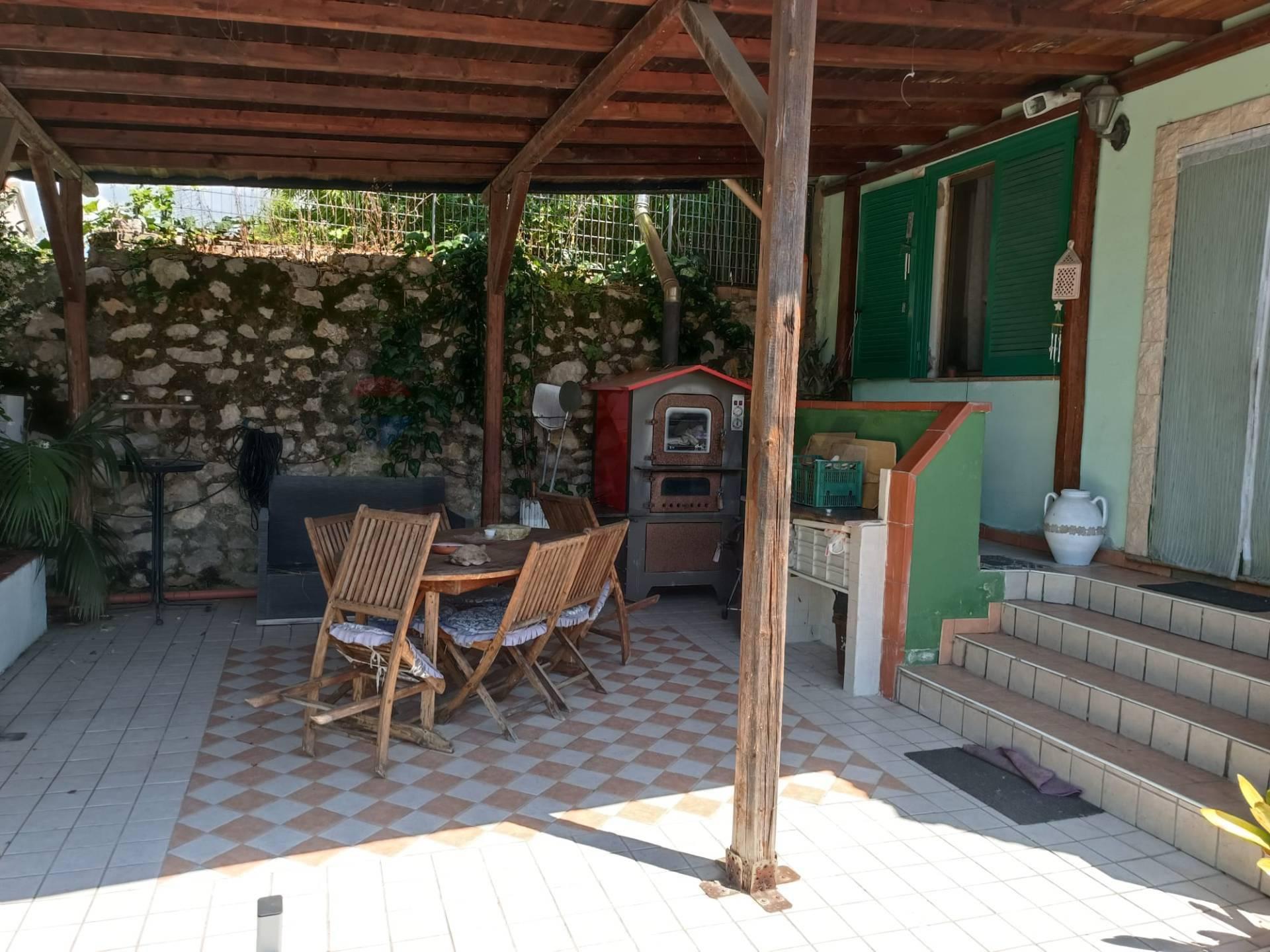 Villa, Minturno