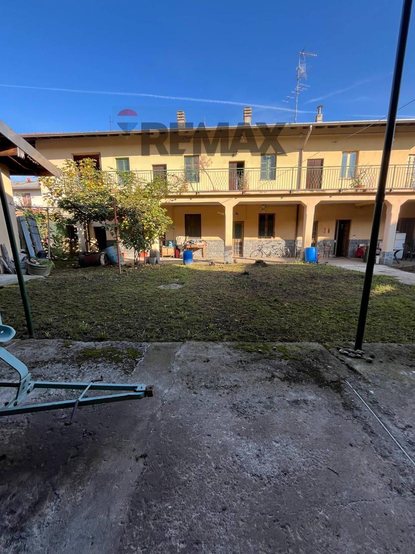 Casa indipendente in Via Torino 38, Vanzaghello — foto 2 di 5