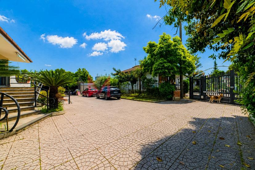 Villa in Via Case Rosse 13, Salerno — foto 3 di 5