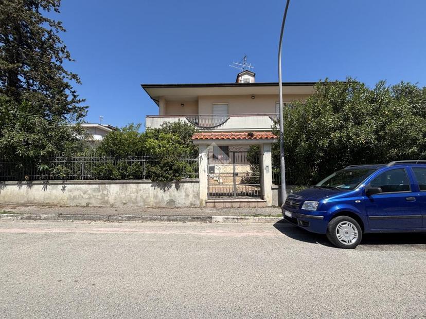 Villa in Via Benedetto Croce 10, Penna Sant'Andrea — foto 4 di 5