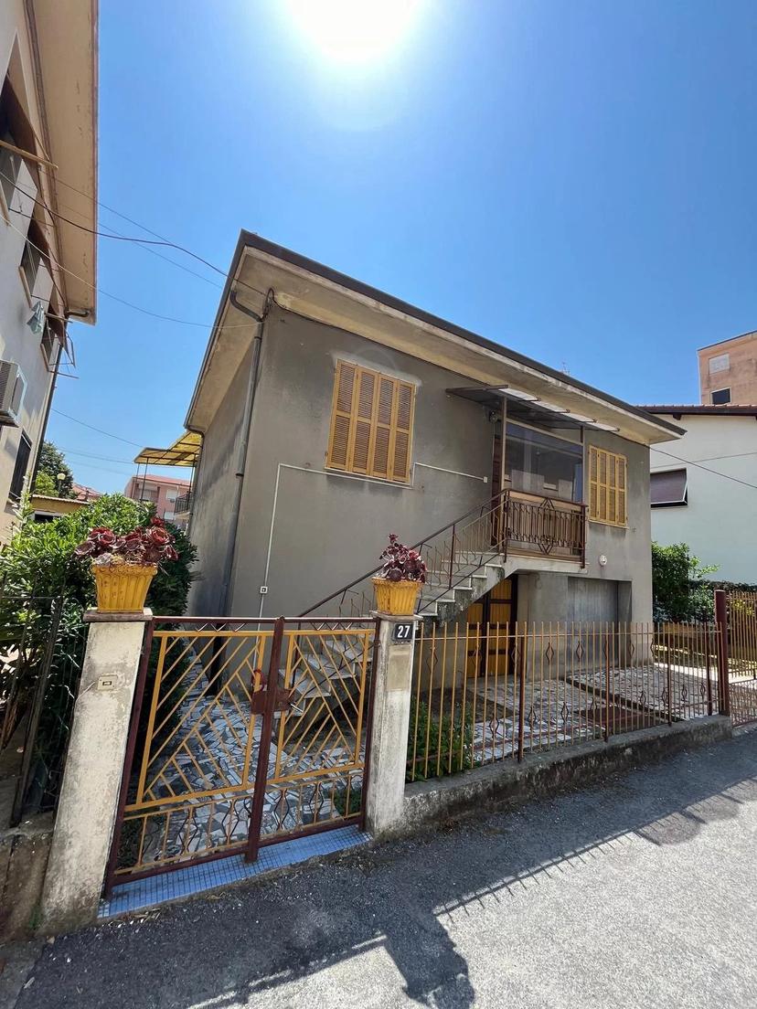 Villa, Vallecrosia — foto 2 di 5