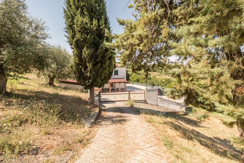 Villa unifamiliare in Via Madonna degli Angeli, Città Sant'Angelo