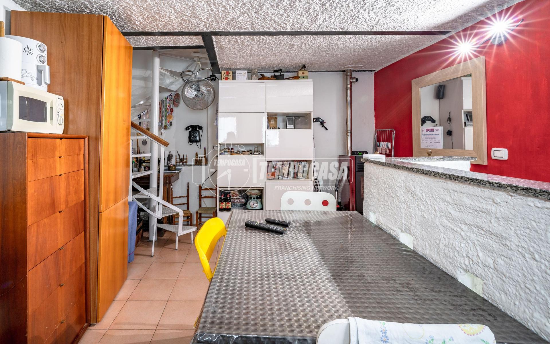 Bilocale in Via Dante, Caronno Pertusella