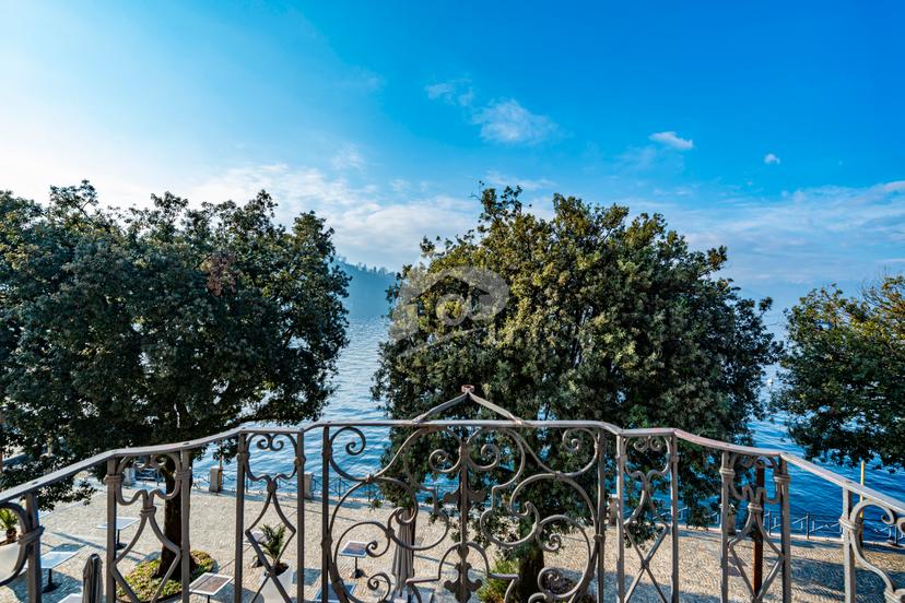 Trilocale in Viale De Angeli 4, Laveno-Mombello — foto 4 di 5