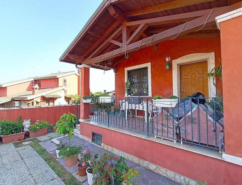 Casa indipendente in Via Olbia Snc, Ardea — foto 3 di 5