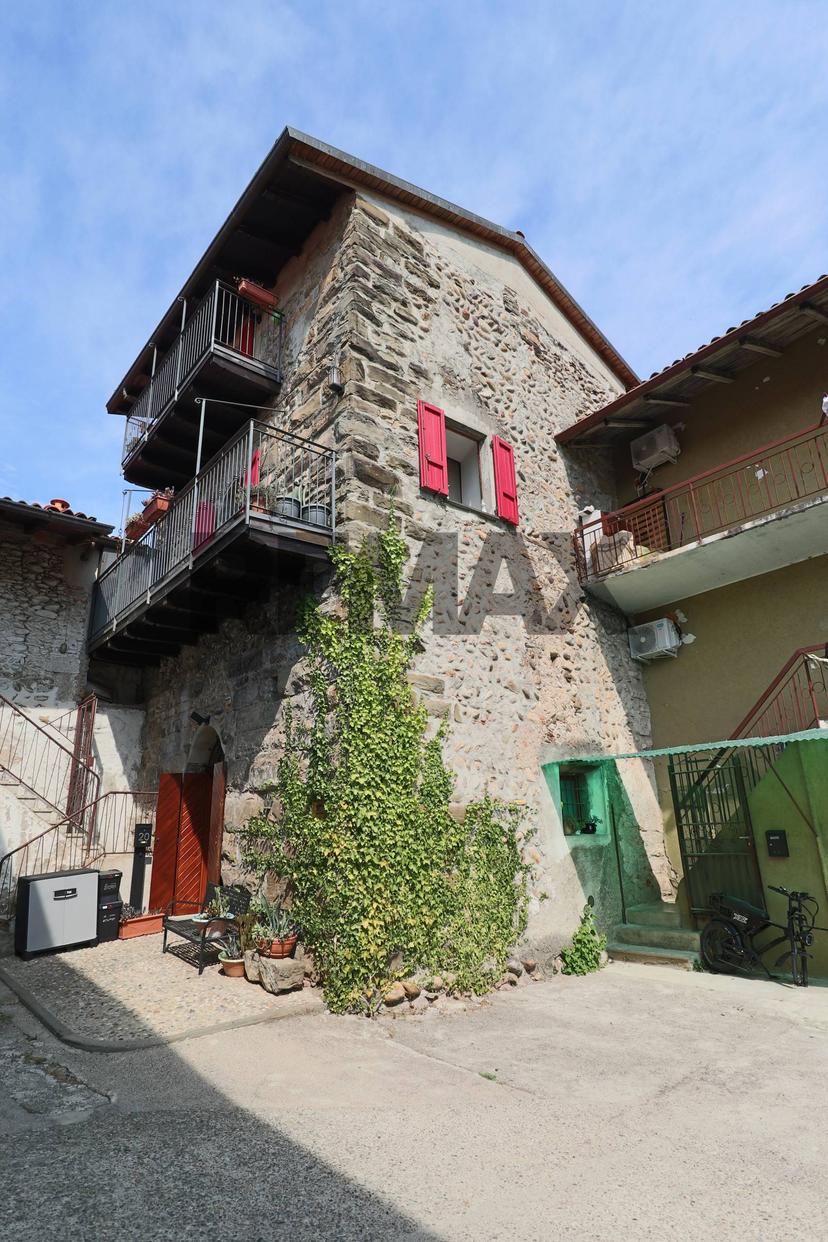 Trilocale in Via Torre 30, Brembate di Sopra