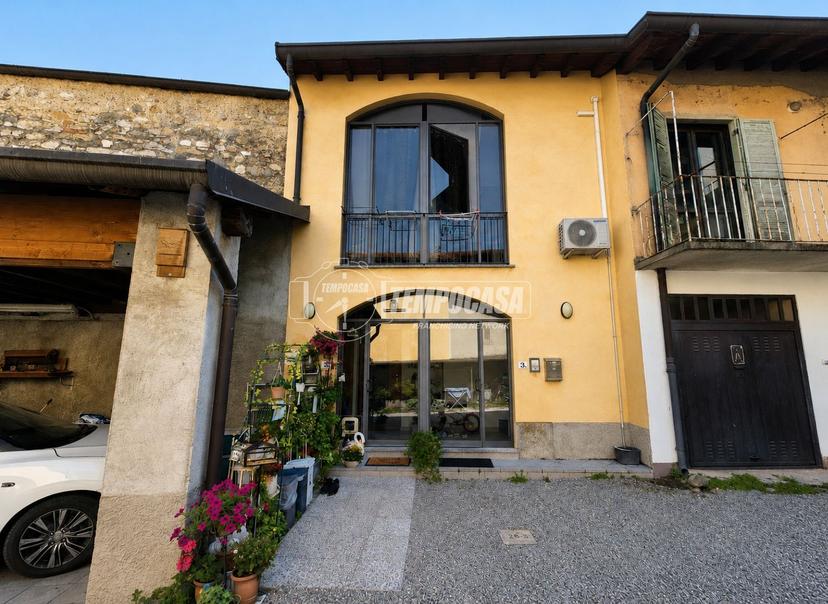 Trilocale in Piazza Giuseppe Mazzini 3/B, Capiago Intimiano — foto 3 di 5