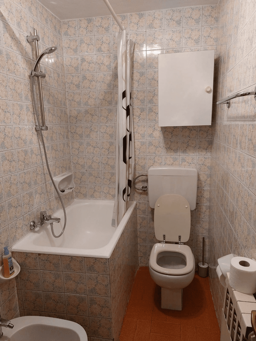 Stanza in appartamento in Via Privata Sartirana, Milano
