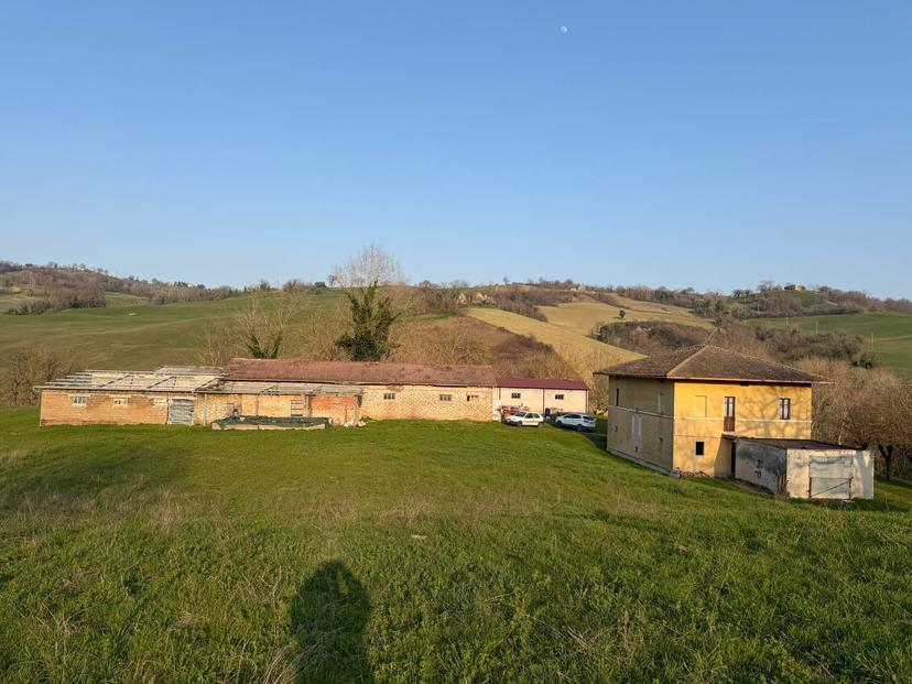 Casa indipendente in C.da San Rocco, Tolentino — foto 2 di 5