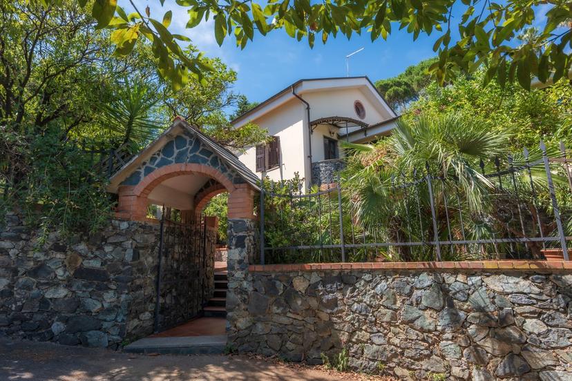 Villa in Via Genova, Varazze — foto 5 di 5