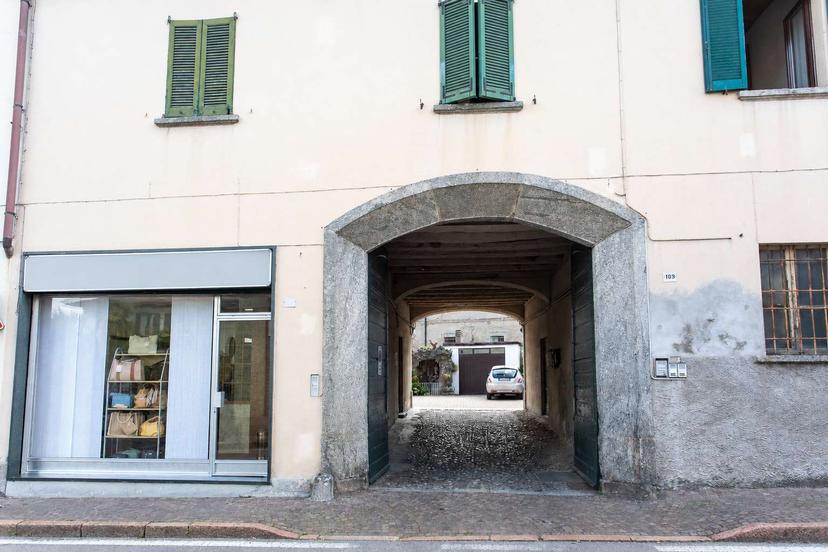Quadrilocale in Via Roma 107, Inverigo — foto 2 di 5