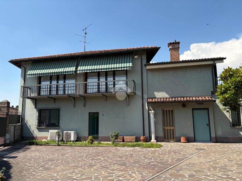 Trilocale in Piazza Vittorio Emanuele 15, Cazzago San Martino — foto 5 di 5