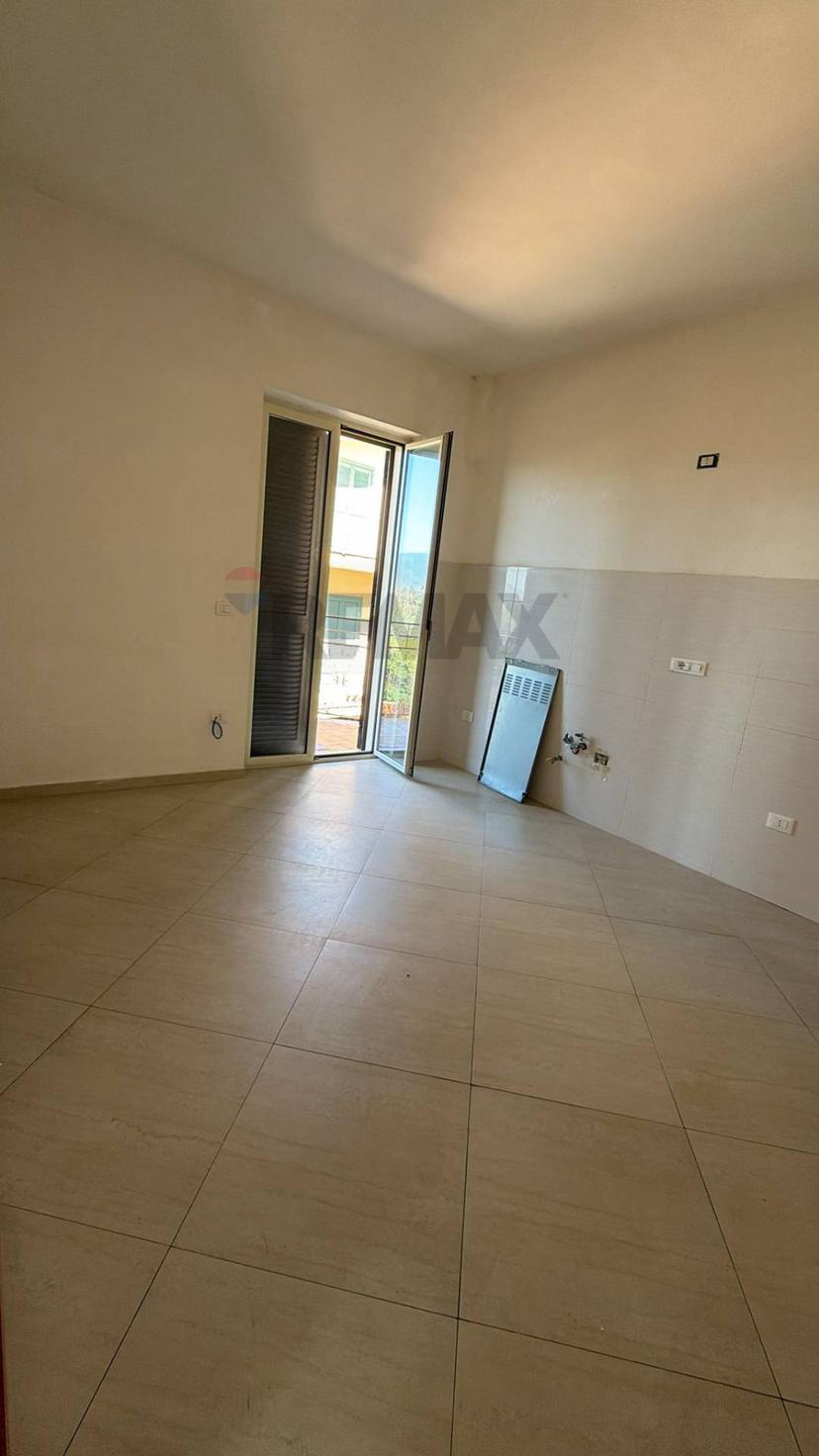 Trilocale in Via IV Novembre 236, Carinola — foto 3 di 5