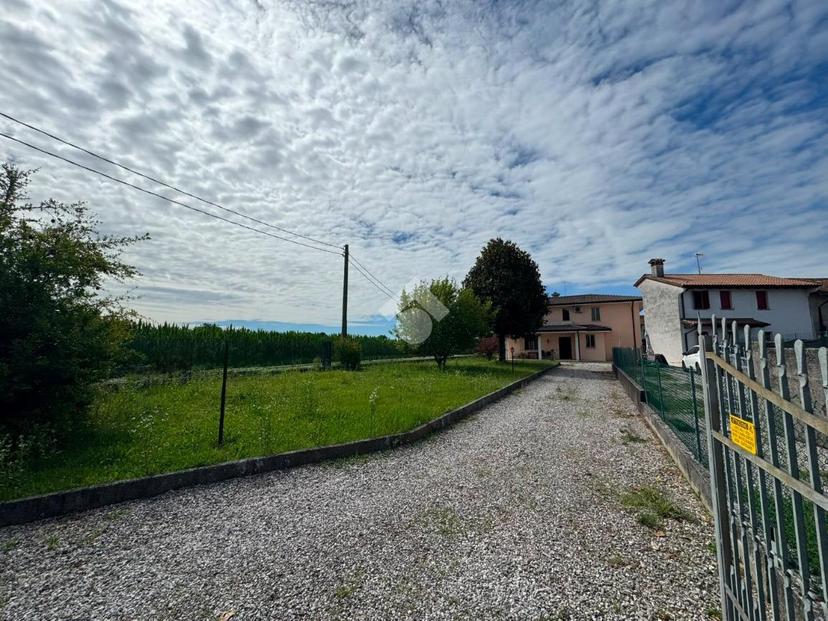 Villa in Via Antonio Canova, Giavera del Montello