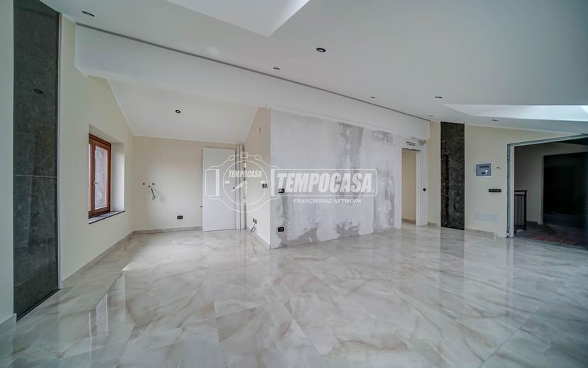 Trilocale in Via Antonio Meucci, Borgo Ticino — foto 3 di 5