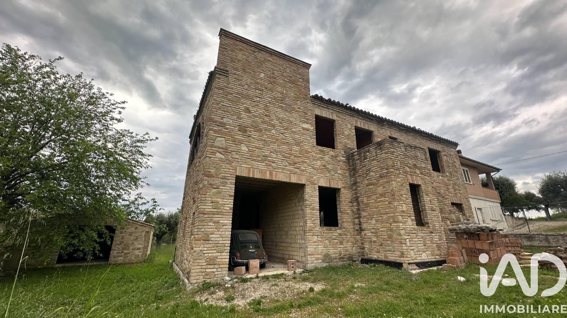 Rustico in Via San Valentino Campolargo 5, Loro Piceno