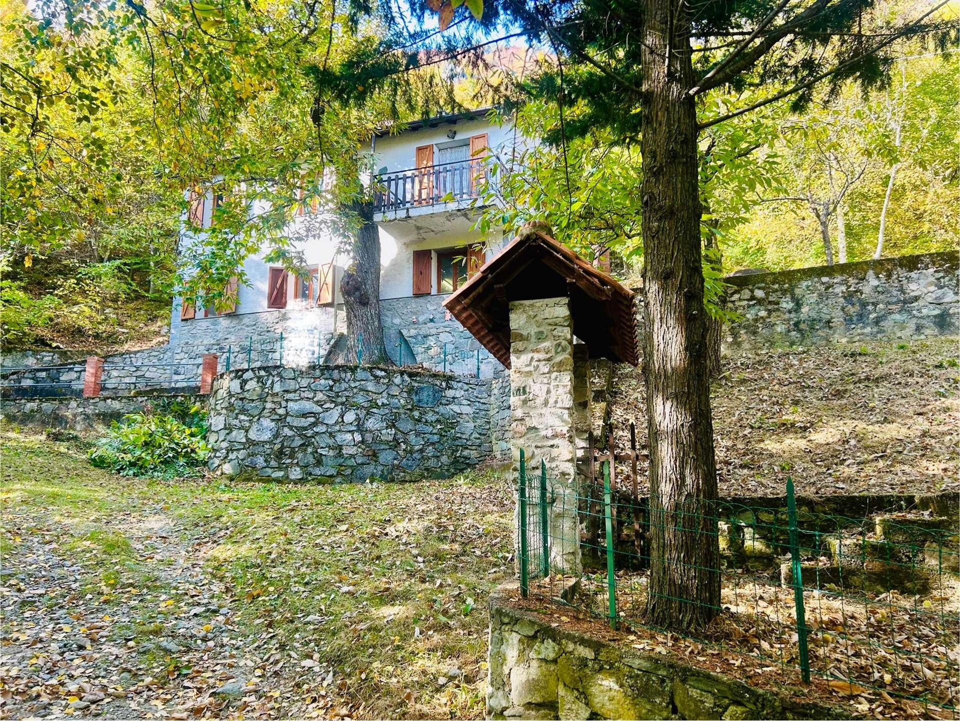 Casa indipendente in Frazione Aimoni , Ormea