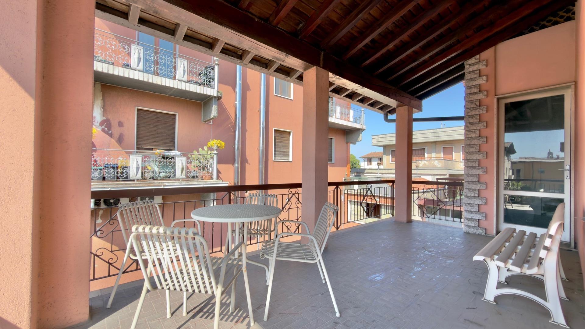 Trilocale in Via N. Bixio 5, Borgosatollo