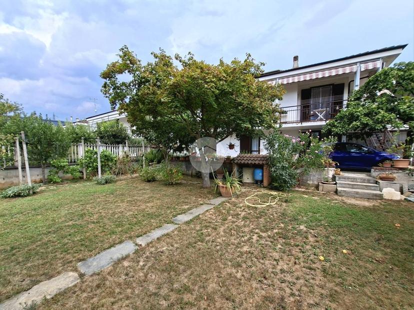 Casa indipendente in Strada Falchetto 59, Bra — foto 5 di 5