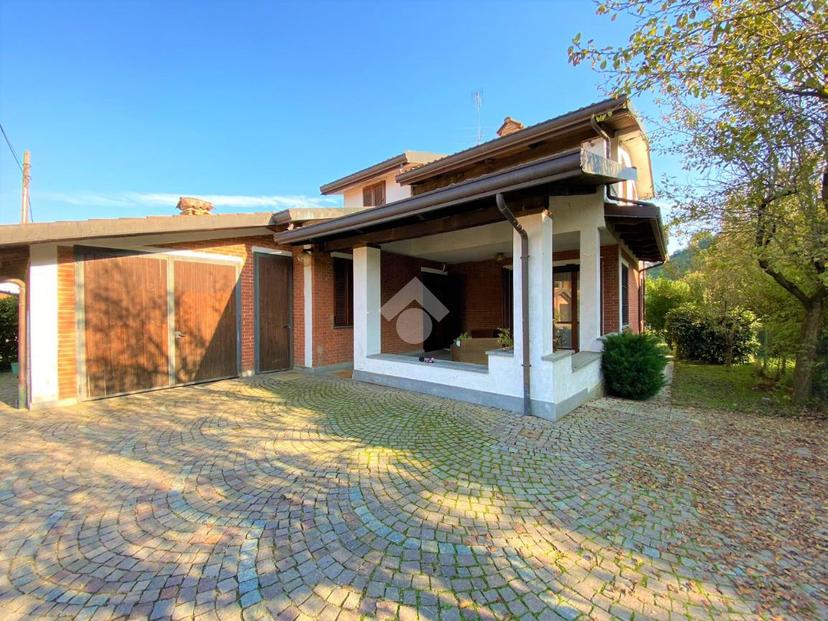 Villa in Via Torchi 9, Front — foto 5 di 5