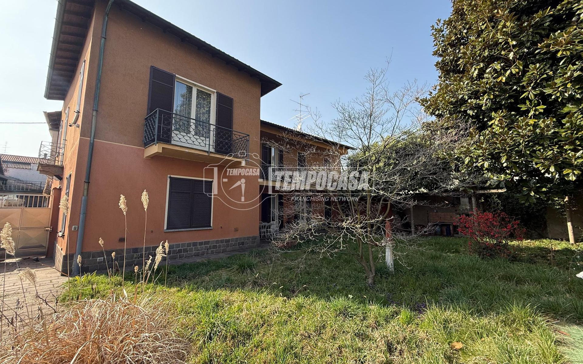 Villa in Via Alessandro Volta 12, Busto Garolfo