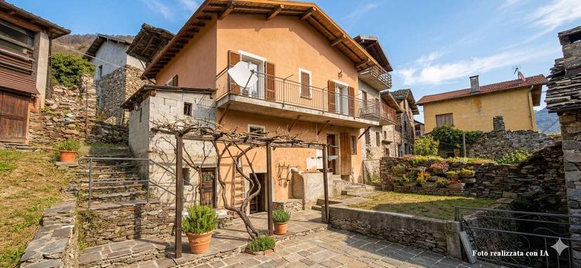 Casa indipendente, Livo — foto 2 di 5