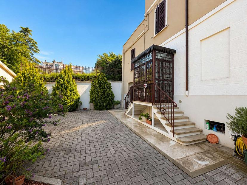 Villa unifamiliare in Largo Marina  15, Ostra — foto 2 di 5