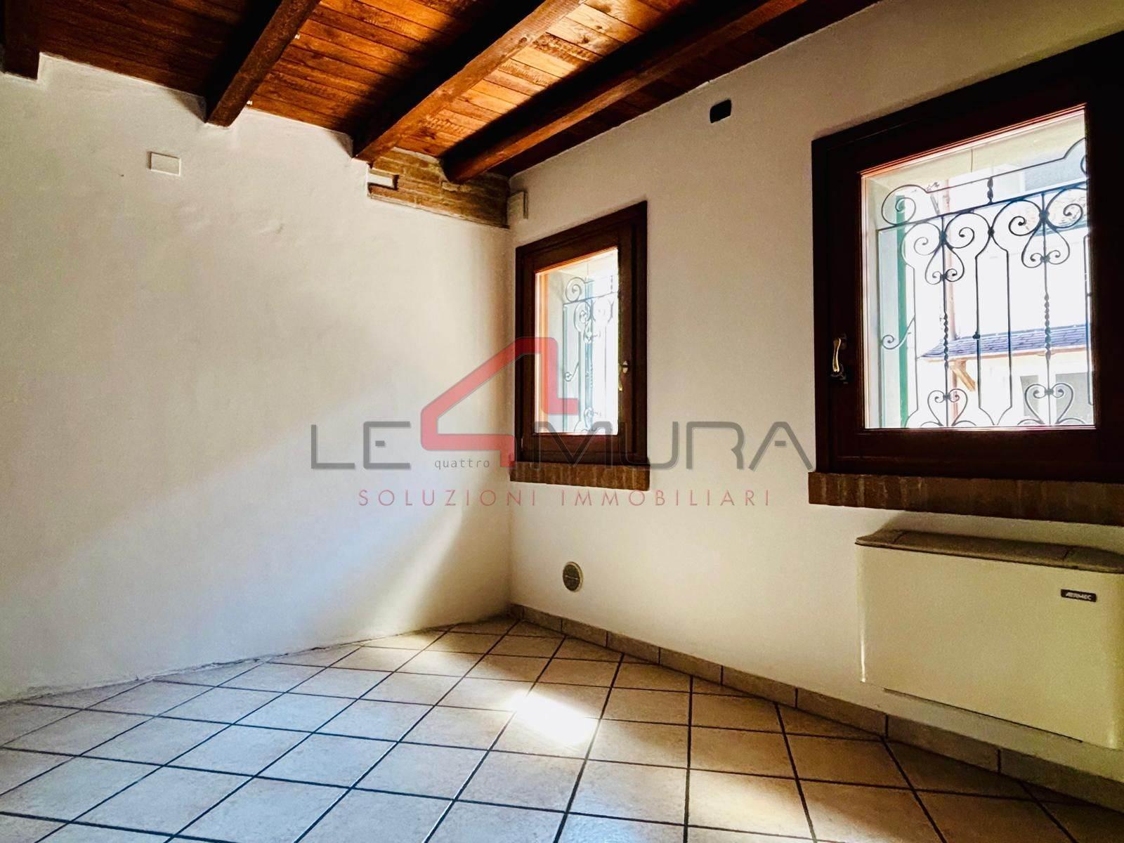 Villa a schiera, Nogara