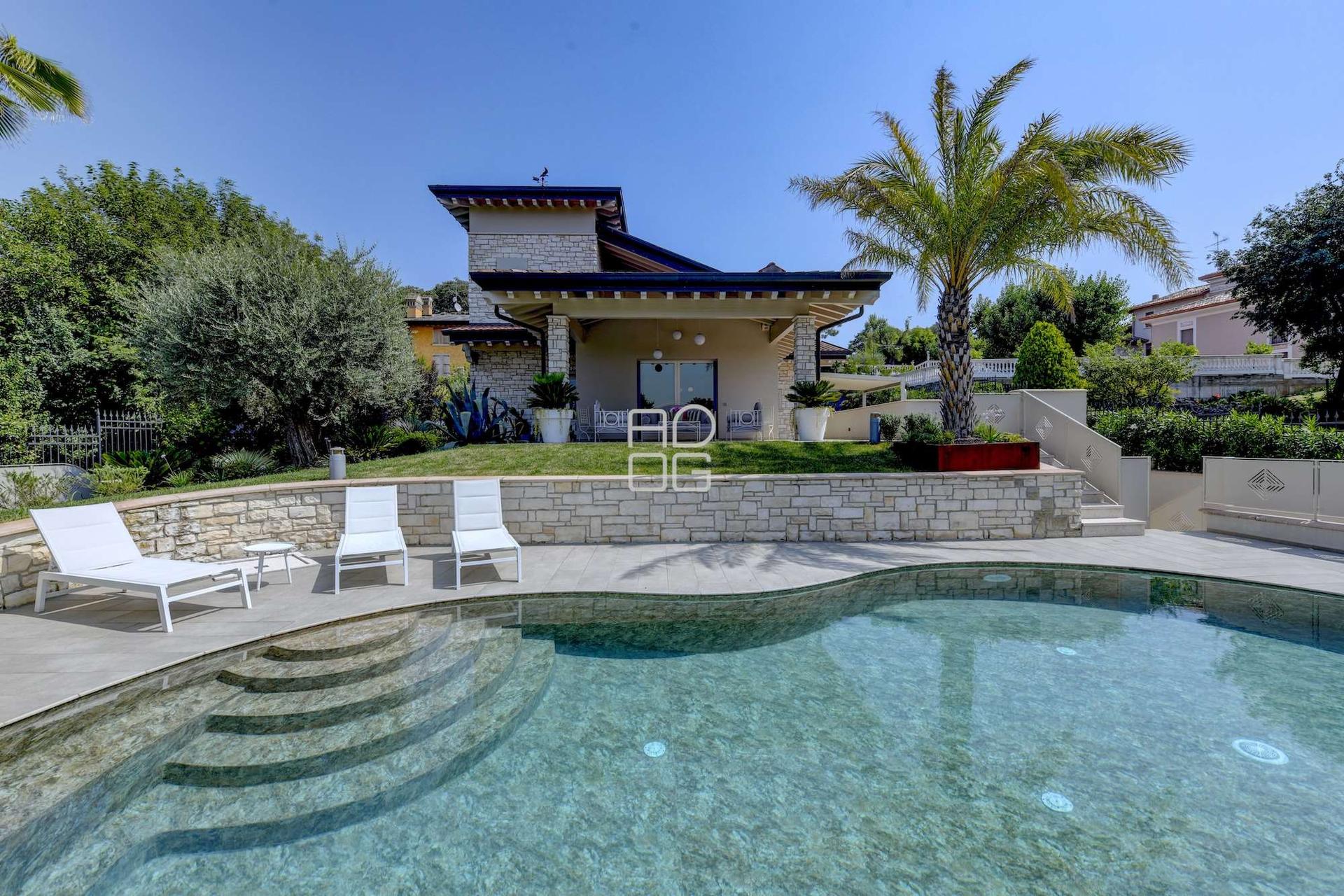 Villa unifamiliare in Via del Pesco, Lonato del Garda
