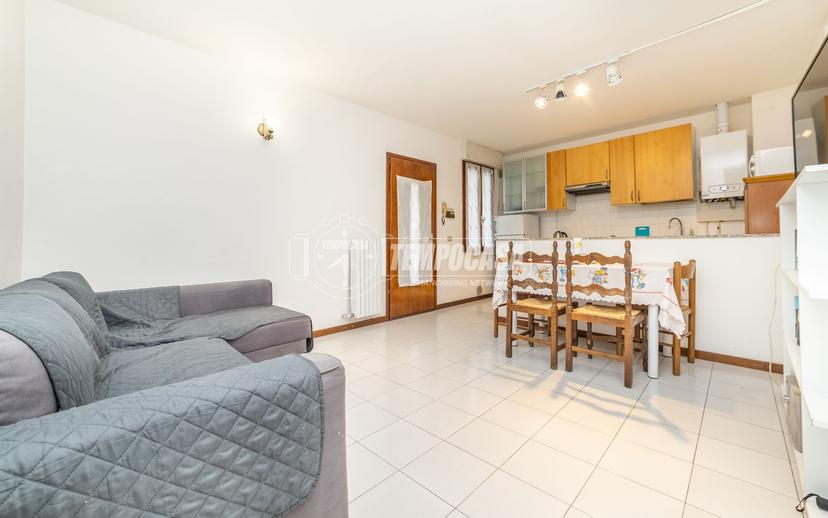 Bilocale in Via Cesare Battisti 34, Seriate
