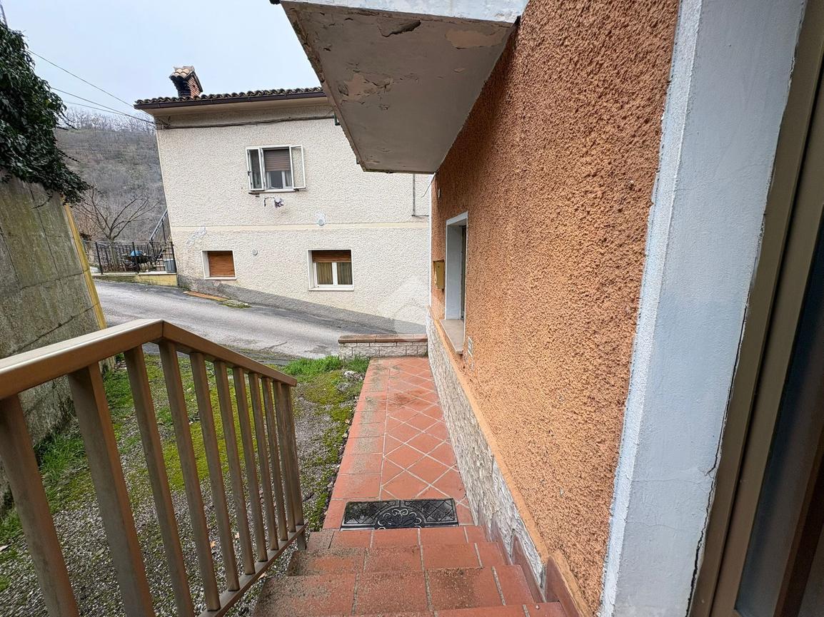 Casa indipendente in Piano di Balbano, Cantiano