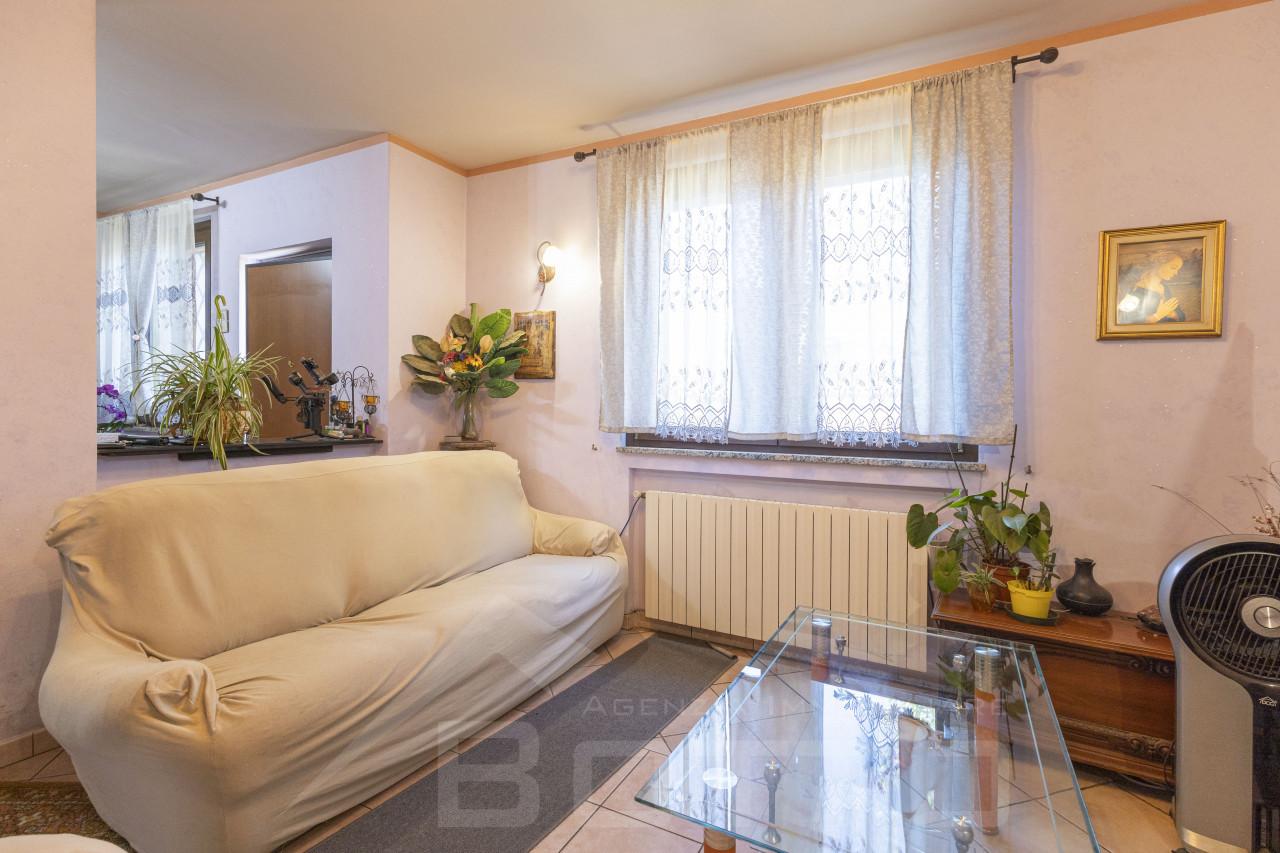 Villa a schiera in Via della Ciocca 94, Borgomanero