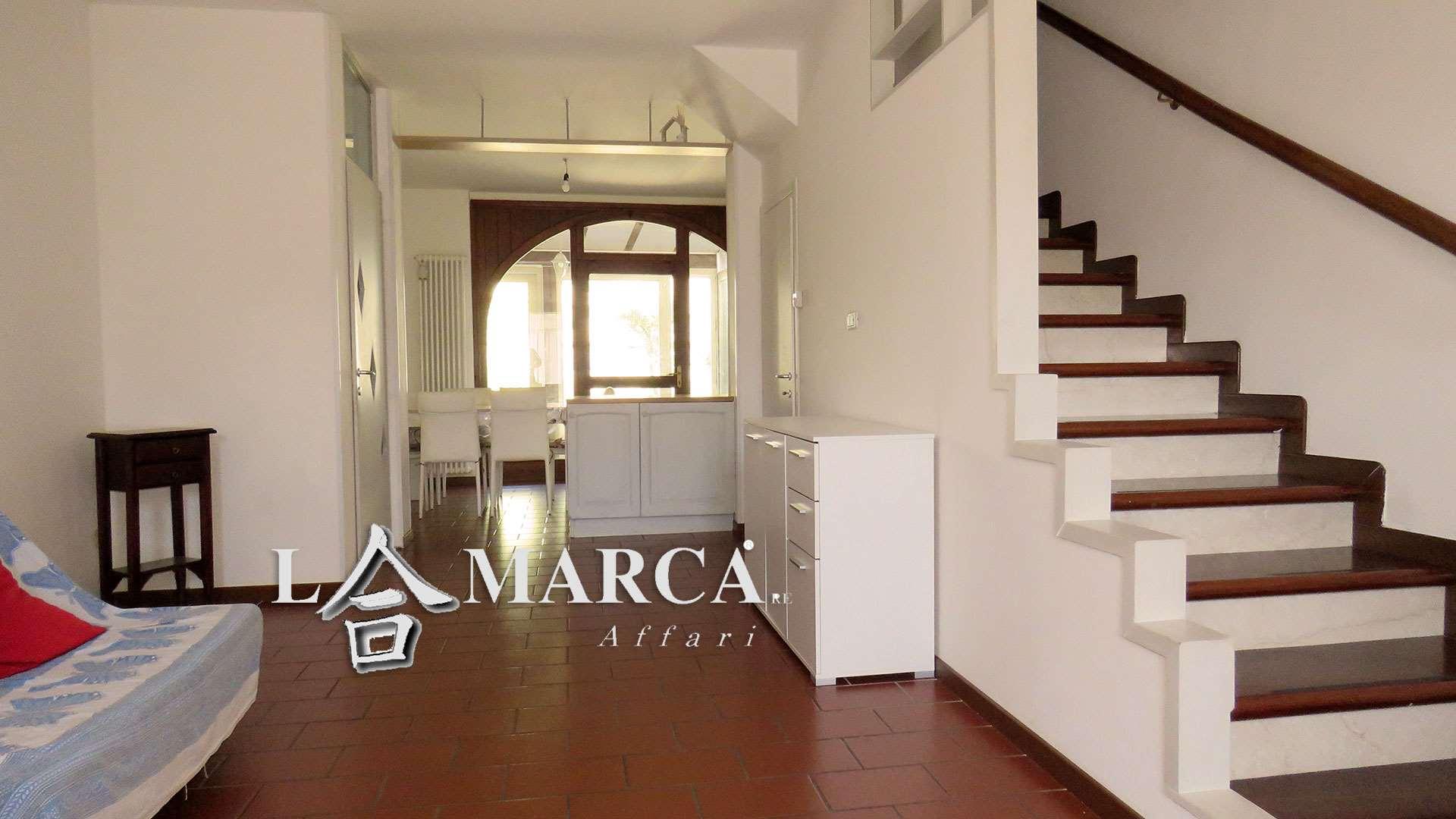 Villa a schiera, Castelcucco