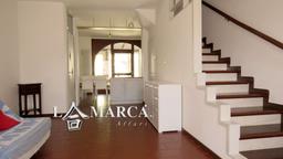 Villa a schiera, Castelcucco