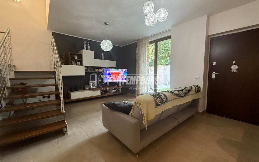 Trilocale in Via Emilia 37, Villa Cortese