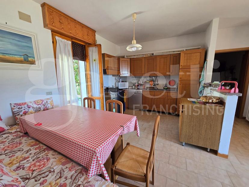 Villa in Via del Nespolo Snc, Sant'Omero — foto 2 di 5
