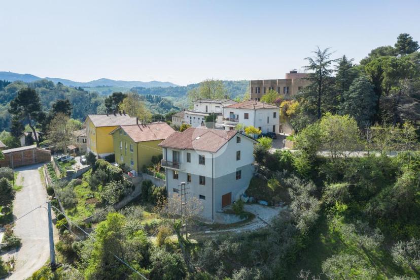 Casa indipendente in Via Riccardo Zandonai 7, Mombaroccio — foto 3 di 5