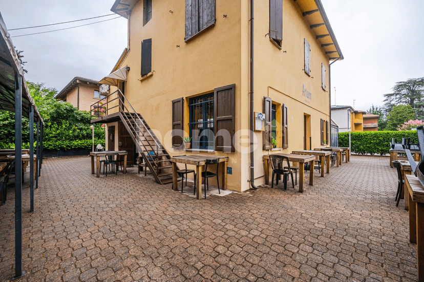 Casa indipendente in Via Alessandro Tassoni 39, Reggio nell'Emilia