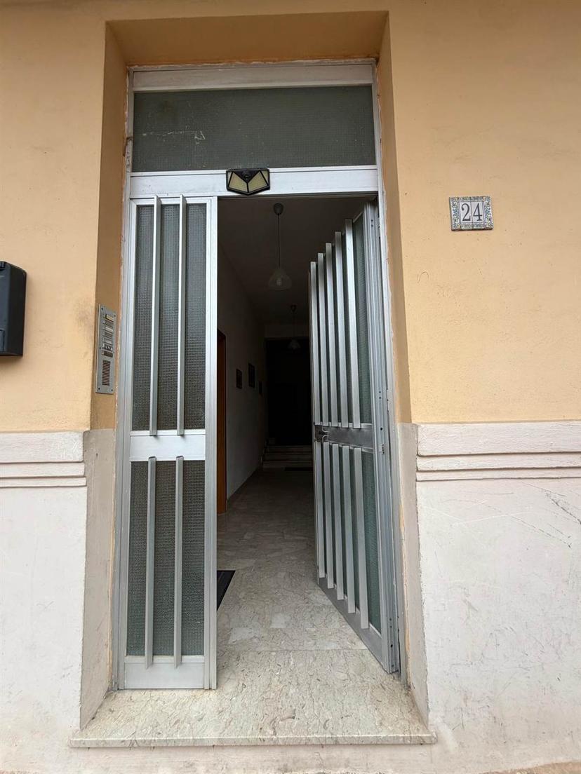 Bilocale, Palazzo Adriano — foto 2 di 5