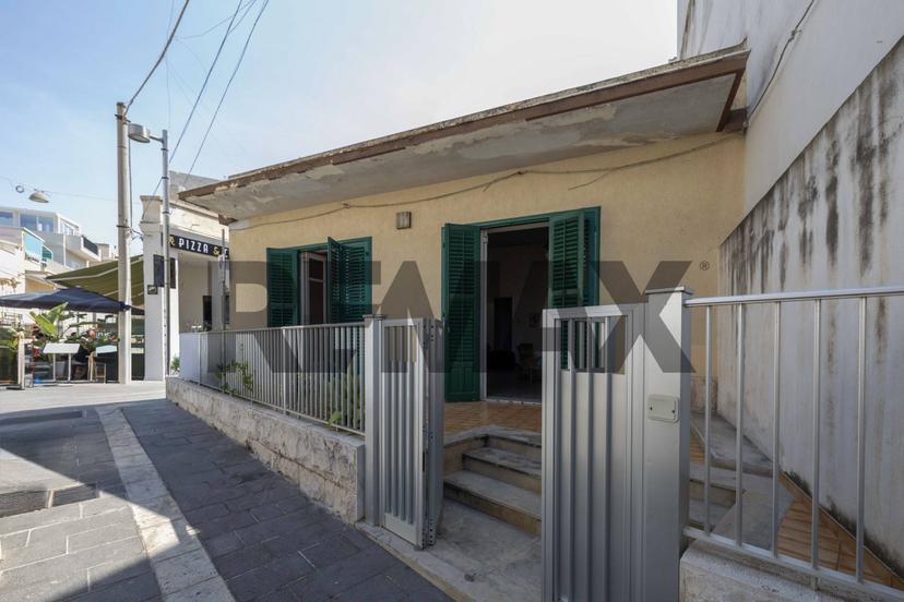 Casa indipendente in Piazza Duca degli Abruzzi 2, Ragusa — foto 2 di 5