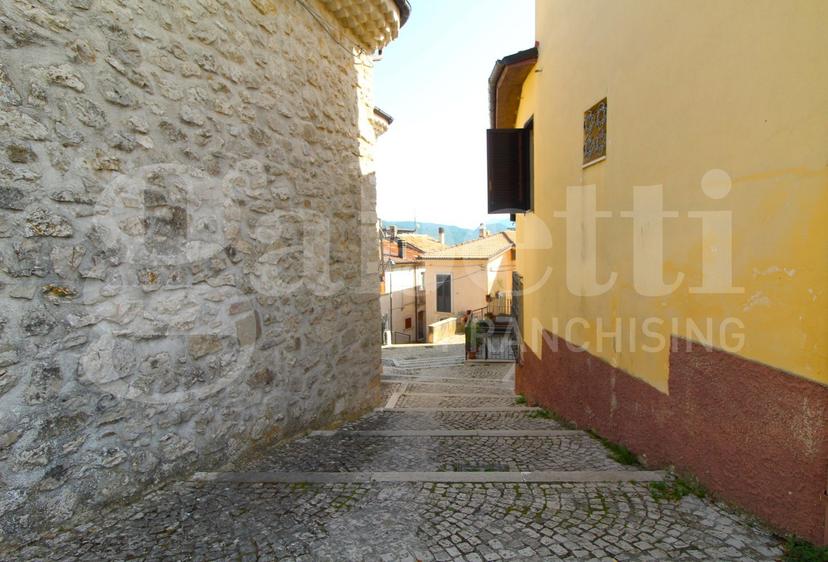 Quadrilocale in Via Colle Rione 9/a, Scontrone — foto 2 di 5