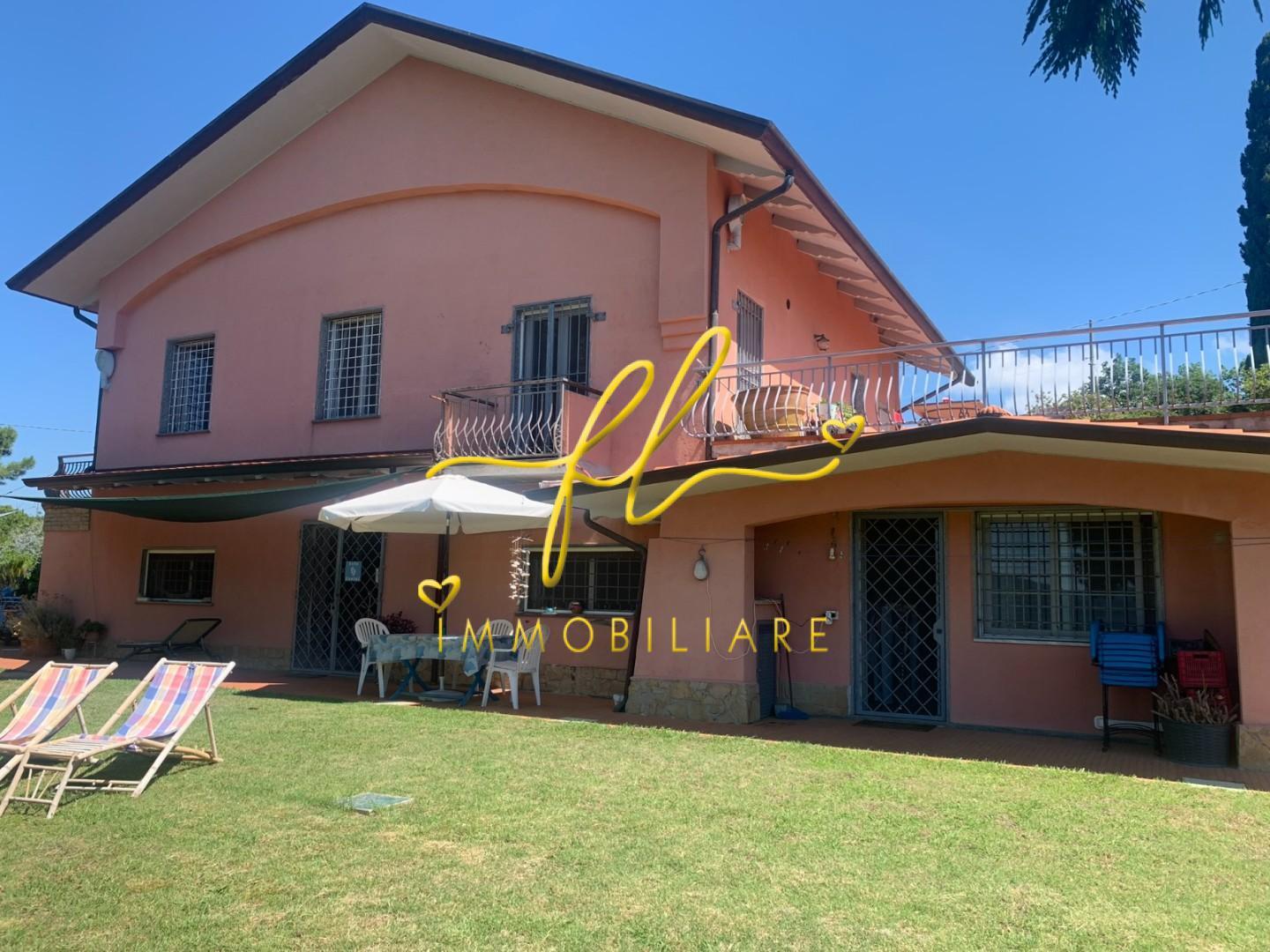 Villa, Castelnuovo Magra