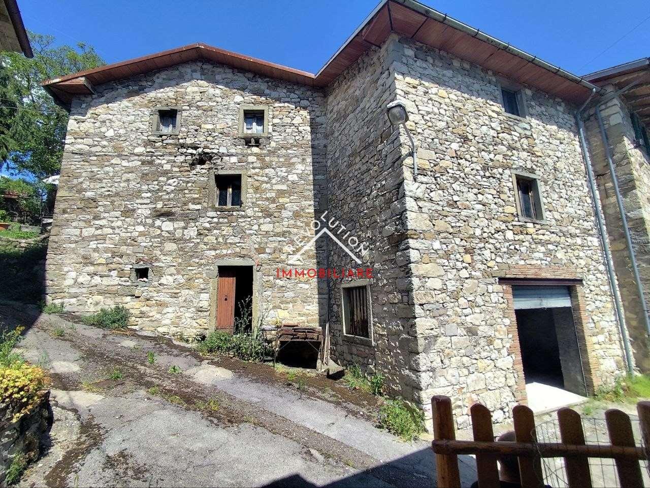 Casa indipendente in Via Mazzole , Caprese Michelangelo