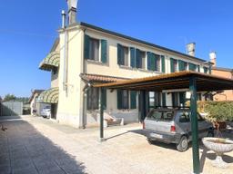 Villa, Cona